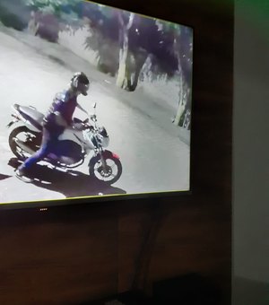 Câmeras flagram furto de motocicleta no Bairro Vila João XXIII em Palmeira na noite desta quarta (21)