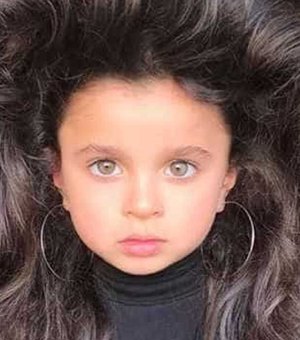 Menina de 5 anos bomba no Instagram com cabelo 'supervolumoso'