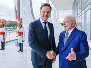 Espero que Amorim traga da Ucrânia indícios para conversar sobre paz, diz Lula