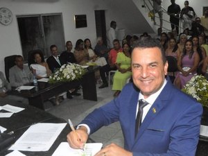 Allan de Jesus é empossado como prefeito do município de Porto de Pedras