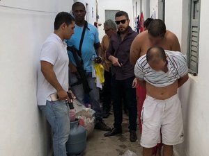 Polícia prende assaltantes que fizeram reféns em caminhão-baú, em Arapiraca