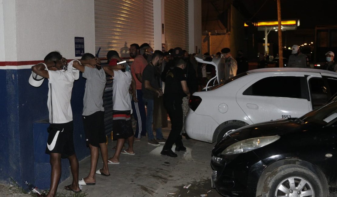 Vídeo: Polícia flagra rachas, badernas e diversas irregularidades em Maceió