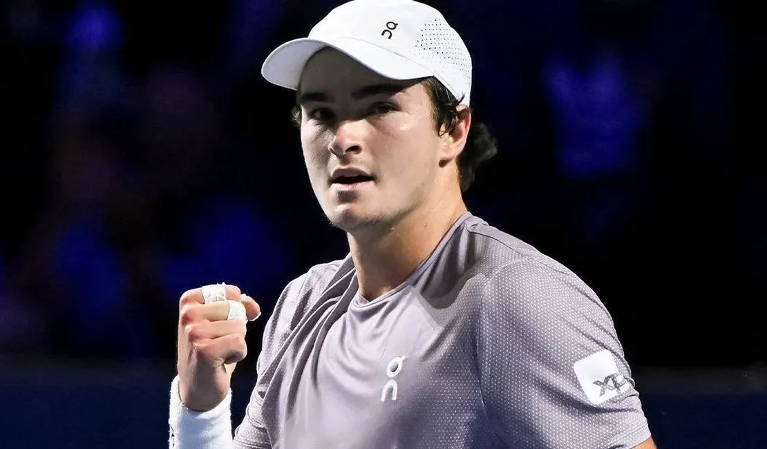 João Fonseca faz história, vence Fokina e é campeão do ATP 500 da Basileia
