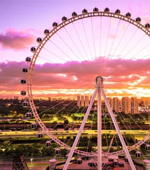 Entre provocações e bom humor, Ronaldo Lessa e JHC trocam farpas sobre roda-gigante de Maceió nas redes sociais