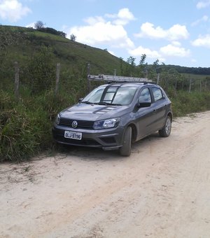 Carro roubado em Maragogi é abandonado na zona rural do município