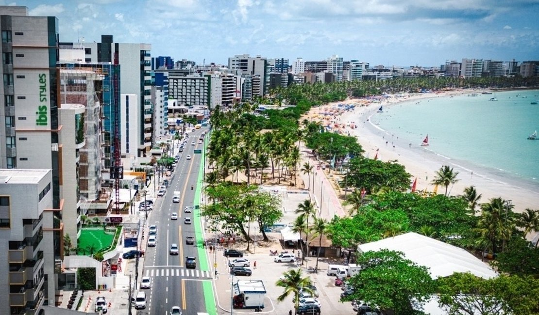 Crescimento da malha cicloviária transforma orla marítima de Maceió