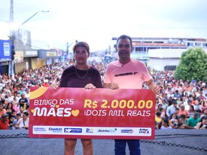 São Sebastião realiza Bingo das Mães com praça lotada e diversos prêmios