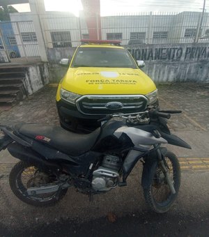Polícia Militar recupera motocicleta roubada em canavial de Messias
