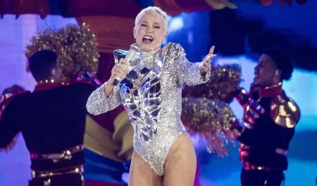 Xuxa faz show nostálgico para baixinhos crescidos em despedida de sua nave