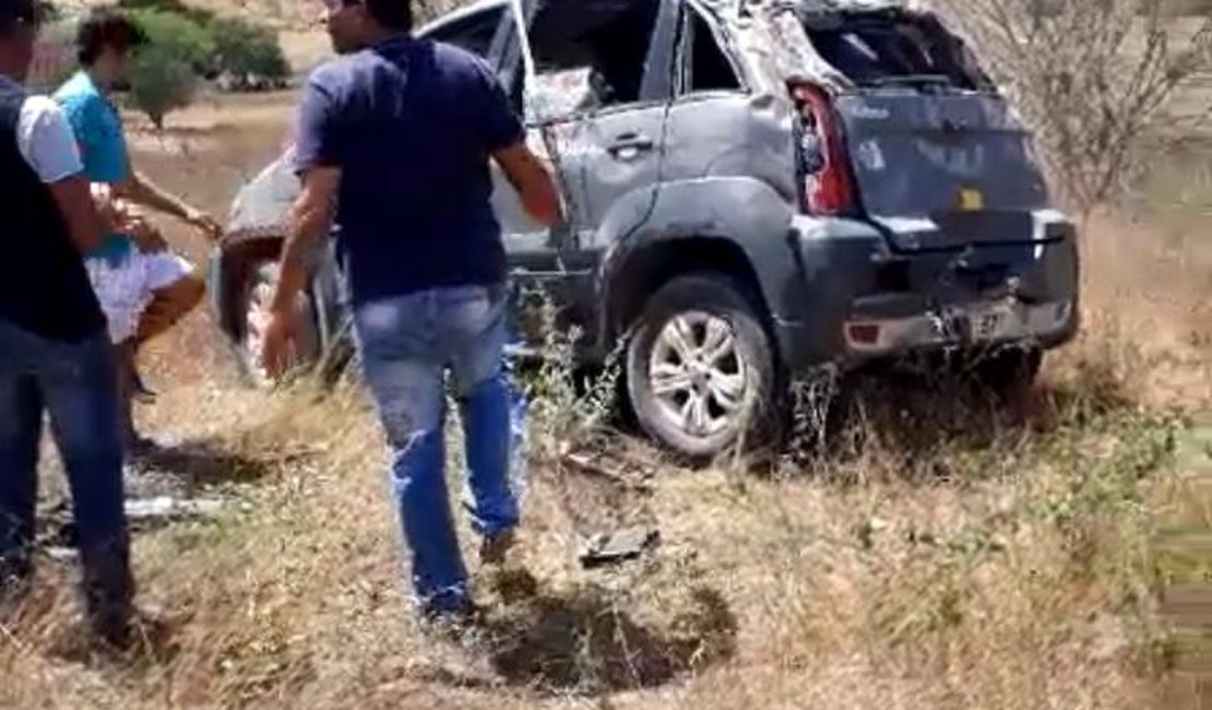 [Vídeo]Acidente de carro deixa três mulheres gravemente feridas no município de Mata Grande