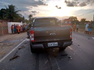 Colisão entre carro e carroça deixa uma pessoa morta em rodovia de Arapiraca