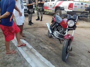 Menores roubam celulares e moto falha na hora da fuga
