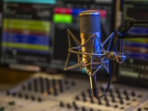 Rádio faz parte do cotidiano de 79% da população brasileira, diz pesquisa