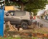 Motorista perde controle de veículo e colide com muro de secretaria da Prefeitura em Maceió