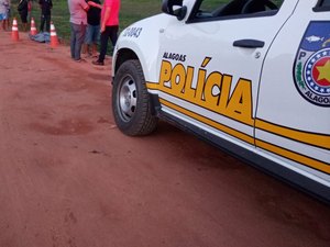 [Vídeo] Motorista morre após perder o controle da direção, capotar e cair em córrego na zona rural de Arapiraca