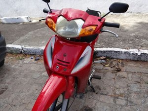 Jovem é preso após comprar moto sem saber que era roubada