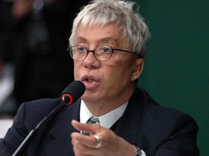 Jornalista desabafa sobre Clodovil e relembra de assédio à equipe