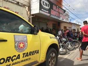 Jovem é assassinado dentro de oficina no bairro Itapoã