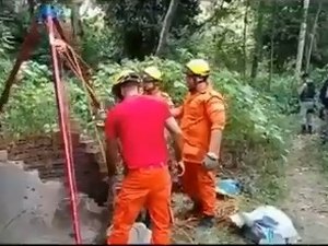 [Vídeo] Corpo de Jovem é encontrado dentro de poço desativado no Jardim Petrópolis 