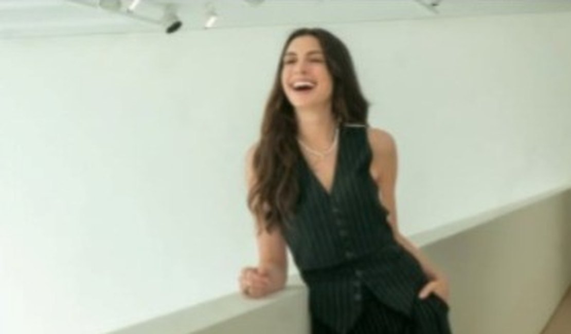 Anne Hathaway reage após ser eleita a mulher mais bonita do mundo