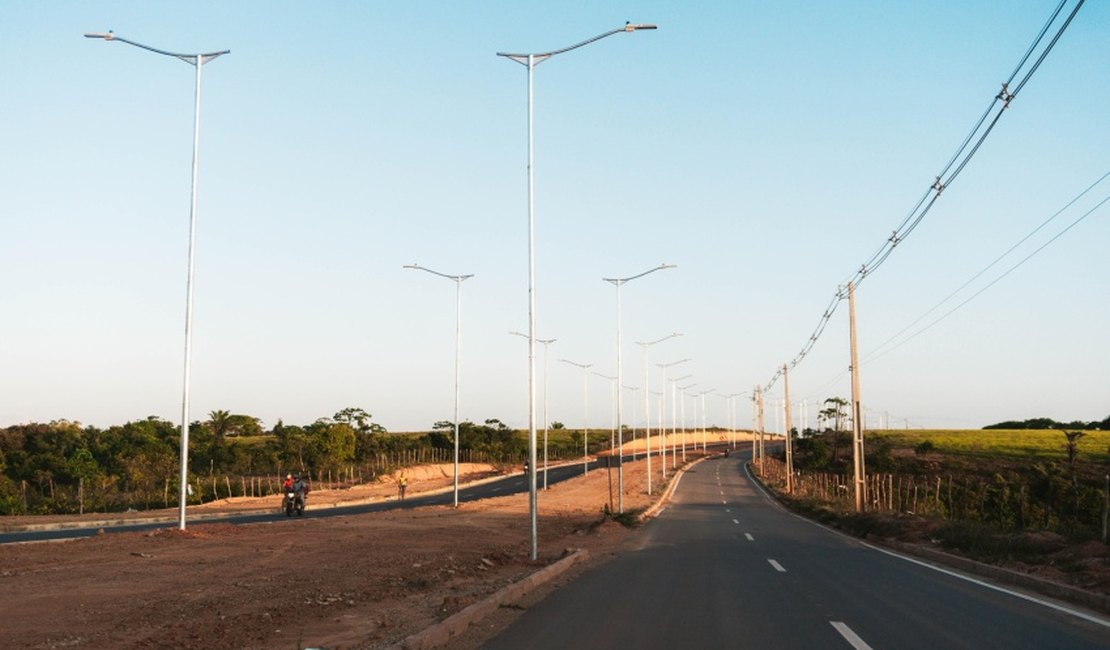 Dupla armada rouba motocicleta na Rota do Mar, em Maceió