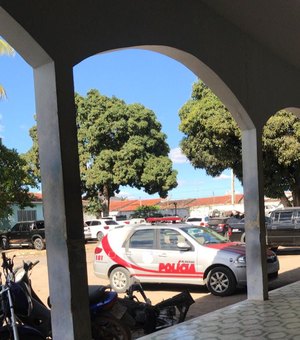 Bar é fechado por desrespeitar decreto de quarentena em Arapiraca