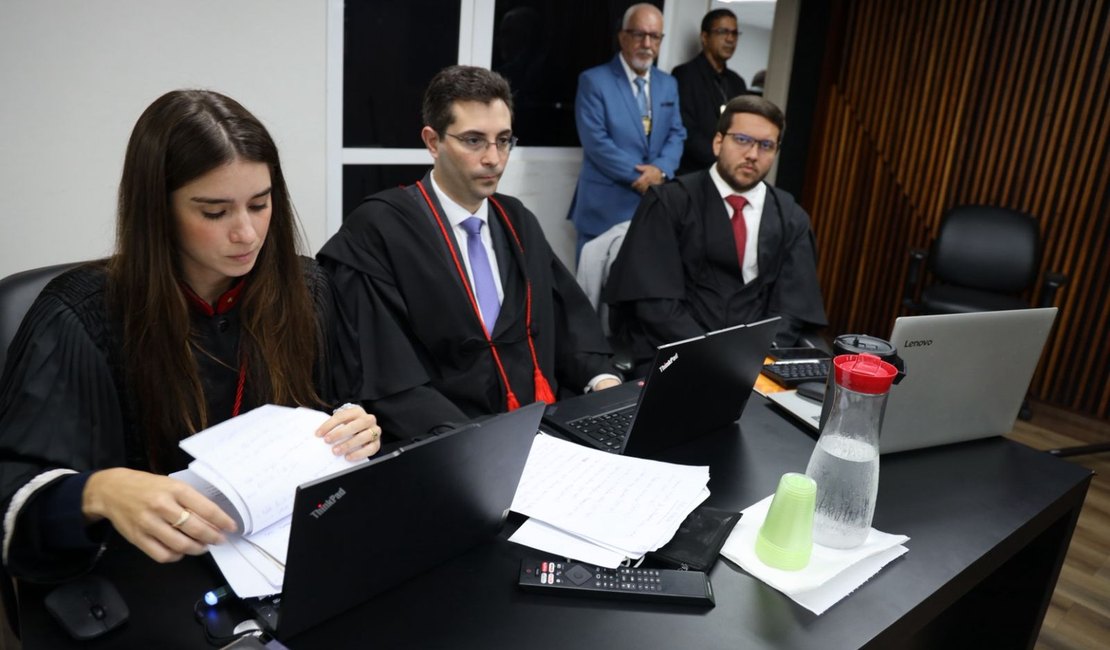 Ex-PM entra em contradição sobre compra de comida no dia do desaparecimento de Davi