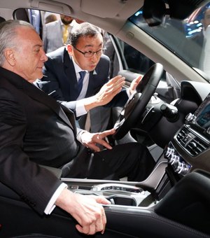 Temer assina decreto que regulamenta novo regime automotivo