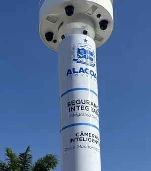 Totem de segurança da SSP identifica homem com faca peixeira em Arapiraca
