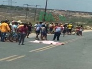 Motorista em alta velocidade provoca acidente e uma pessoa morre no Sertão 