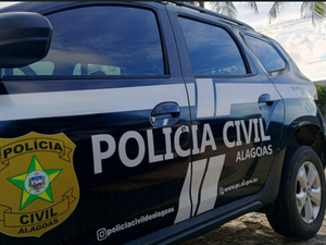 Suspeito de feminicídio é preso pela Polícia Civil com filhos da vítima em Maceió