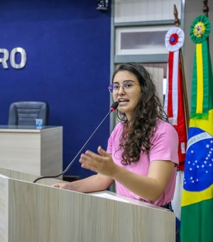 Teca Nelma denuncia bloqueio de acesso ao mar em Ipioca e cobra ação da Prefeitura