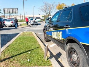 Mulher é presa após dirigir por meses com corpos de sobrinhos no carro