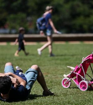 Duração de licença-paternidade reforça desigualdade na criação dos filhos