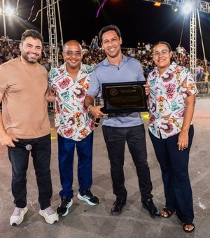 Prefeito Rodrigo Cunha prestigia encerramento do Festival de Bumba Meu Boi