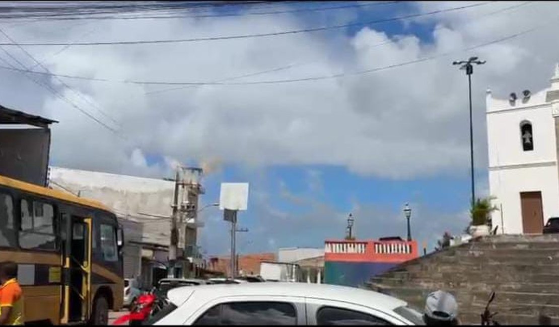 Curto-circuito em poste de alta tensão deixa parte de Porto Calvo sem energia