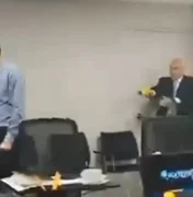 Prefeito usa arma de choque em assessor no Peru para demonstrar uso