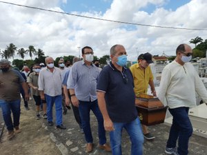 Paulo Lourenço, do Bar do Paulo, é sepultado sob forte comoção em Arapiraca