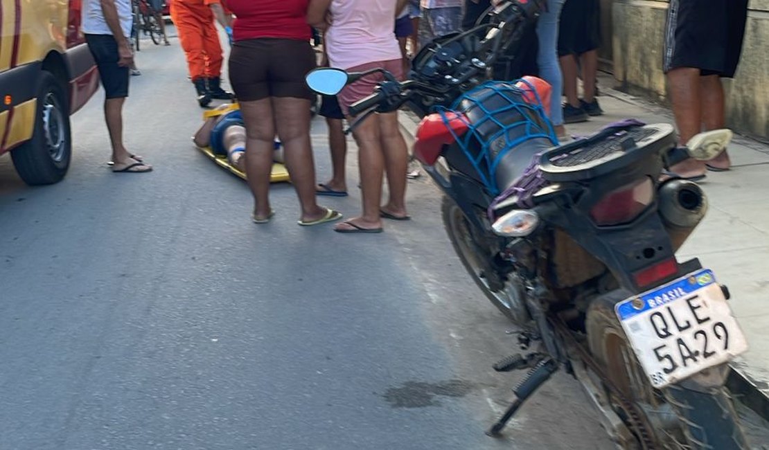 Colisão entre motos deixa mulher e criança feridas no bairro Planalto, em Arapiraca