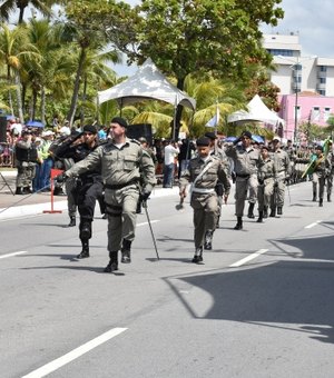 Polícia Militar interdita avenida para o 1º treinamento do desfile de 7 de Setembro