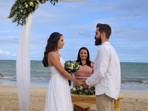 Pastora realiza sonhos de casais celebrando casamentos em Maragogi