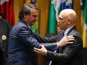 Moraes pode decidir hoje sobre suposta violação de medidas por Bolsonaro