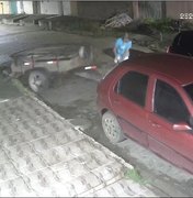 [Vídeo] Homem é flagrado roubando reboque no bairro Senador Nilo Coelho, em Arapiraca