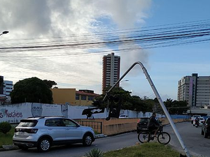 Semáforo quebrado altera trânsito na Ladeira Dr Geraldo Melo, no Farol