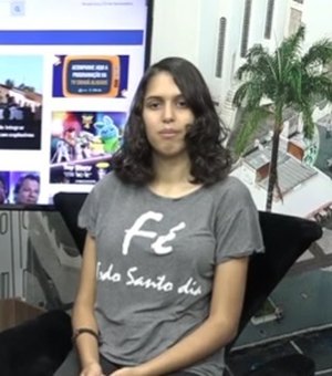 [Vídeo] Aluna de escola pública de Arapiraca teve poema selecionado para antologia poética