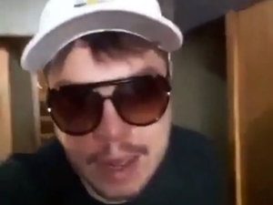 [Vídeo] Foragido, ex-vereador de Mata Grande tem vídeo em iate luxuoso atribuído a ele