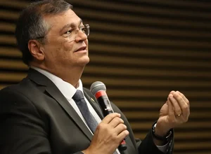 Marco Civil da Internet precisa ser revisto, defende Dino