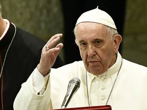 Papa descarta permitir padres casados na Amazônia