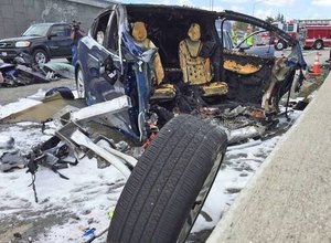 Carro em piloto automático bate e mata motorista