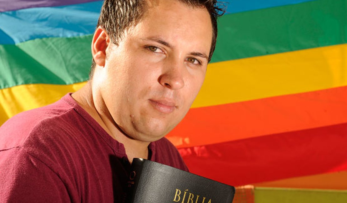 Expulso por ser gay, pastor cria igreja voltada a homossexuais